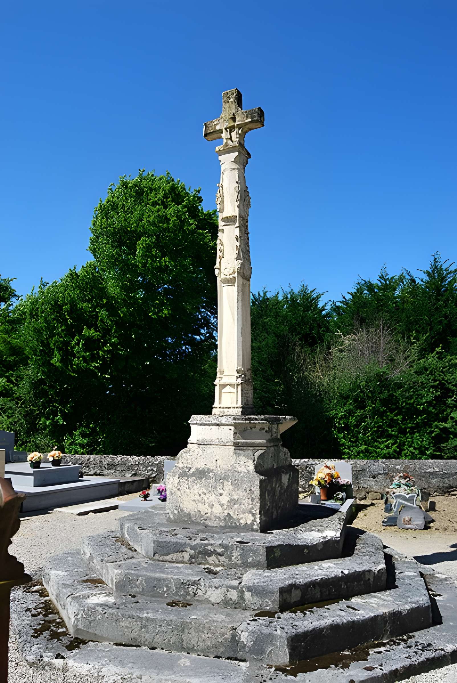 Croix de cimetière de Blésignac