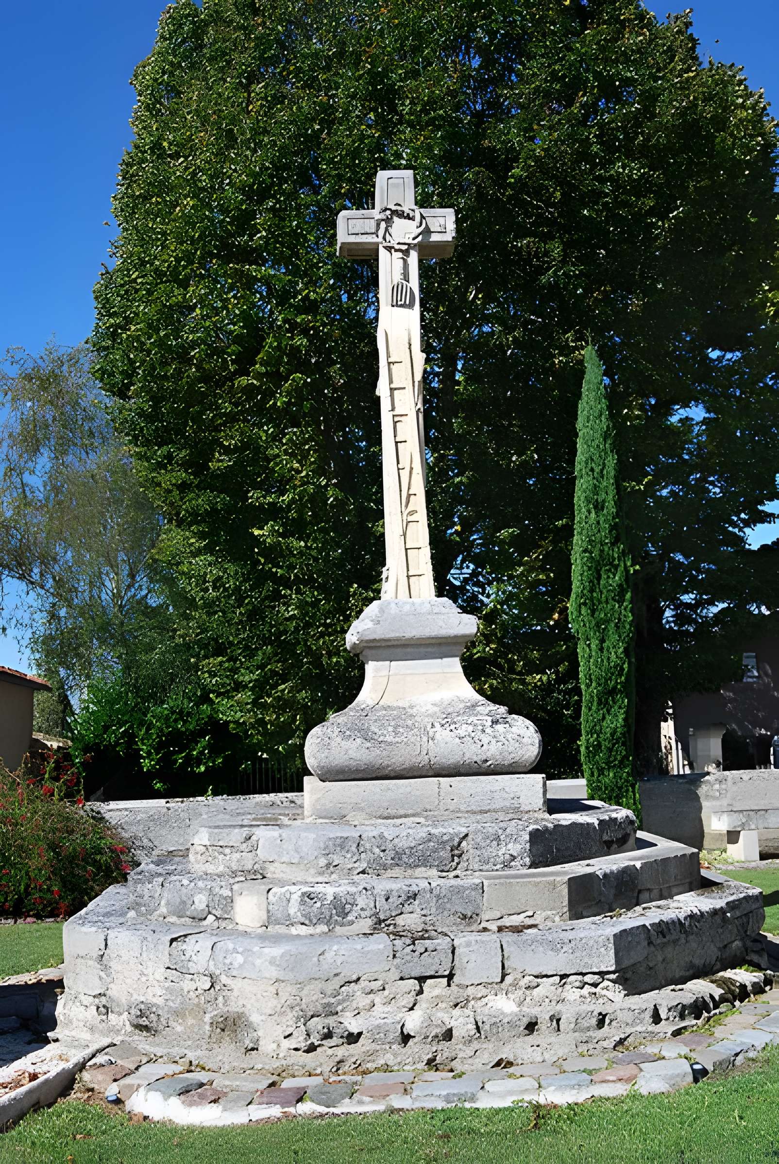 Croix de cimetière de la Lande-de-Fronsac