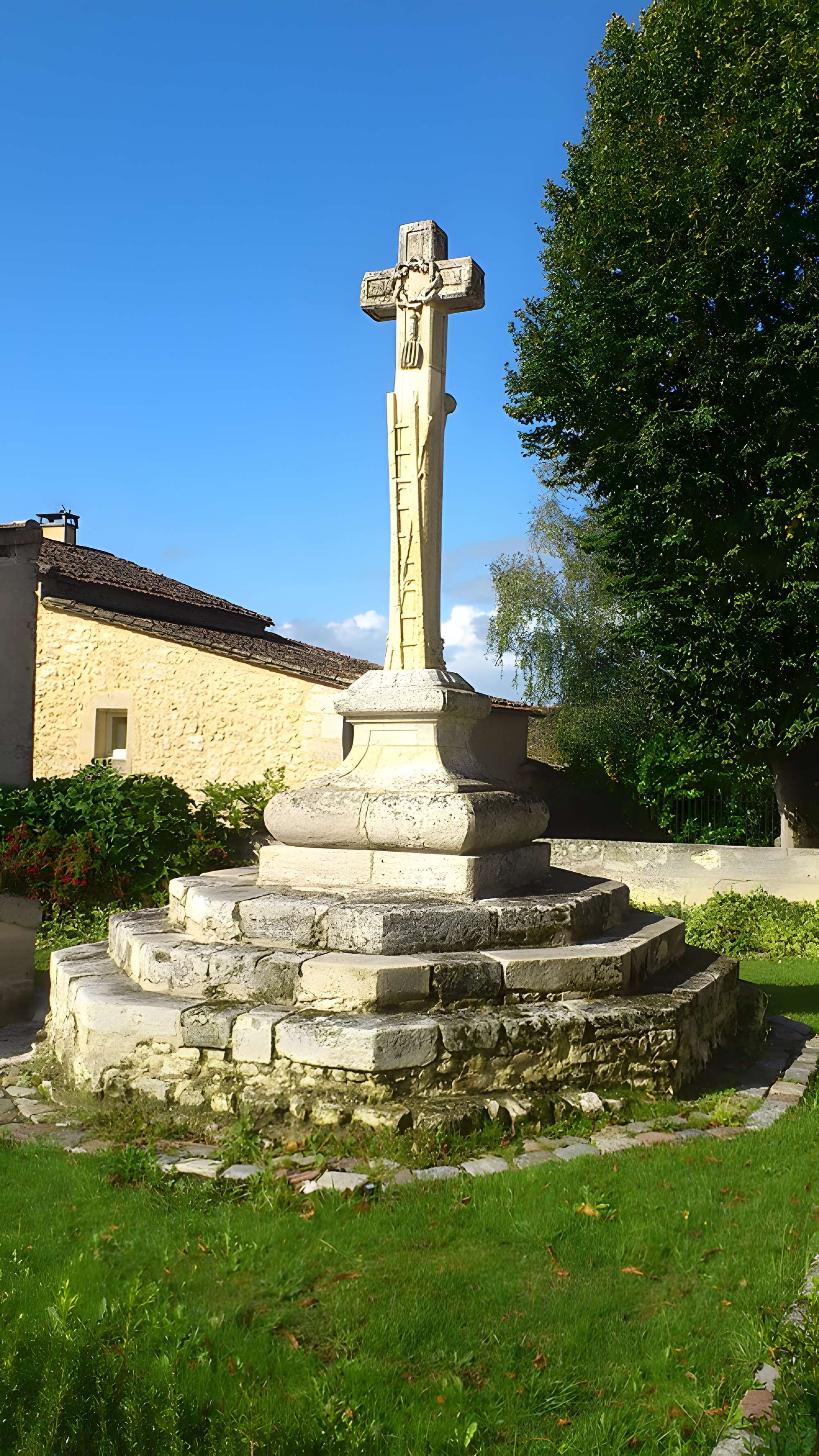 Croix de cimetière de la Lande-de-Fronsac