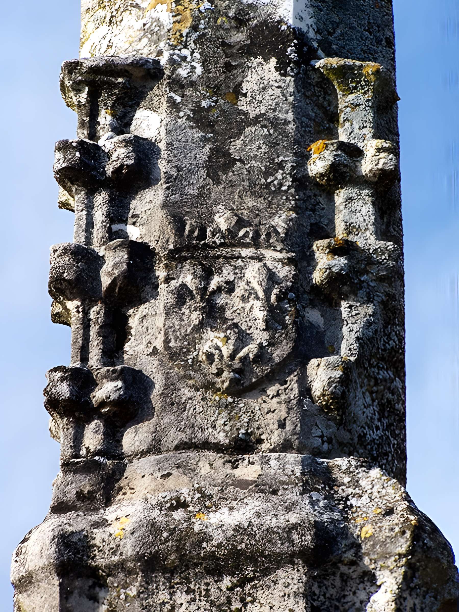 Croix de cimetière de Mauriac