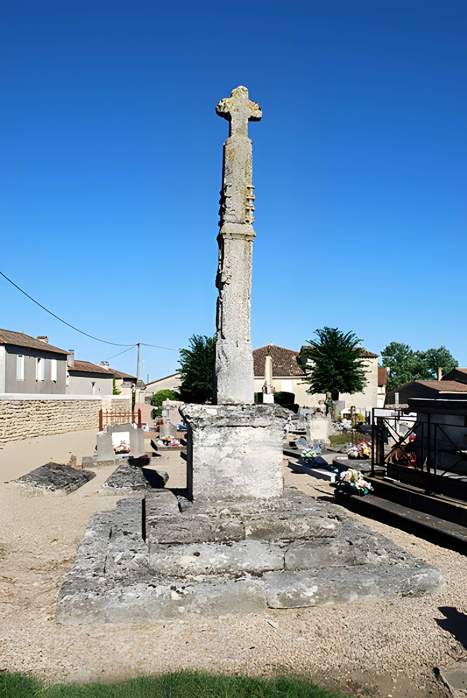 Croix de cimetière de Mauriac