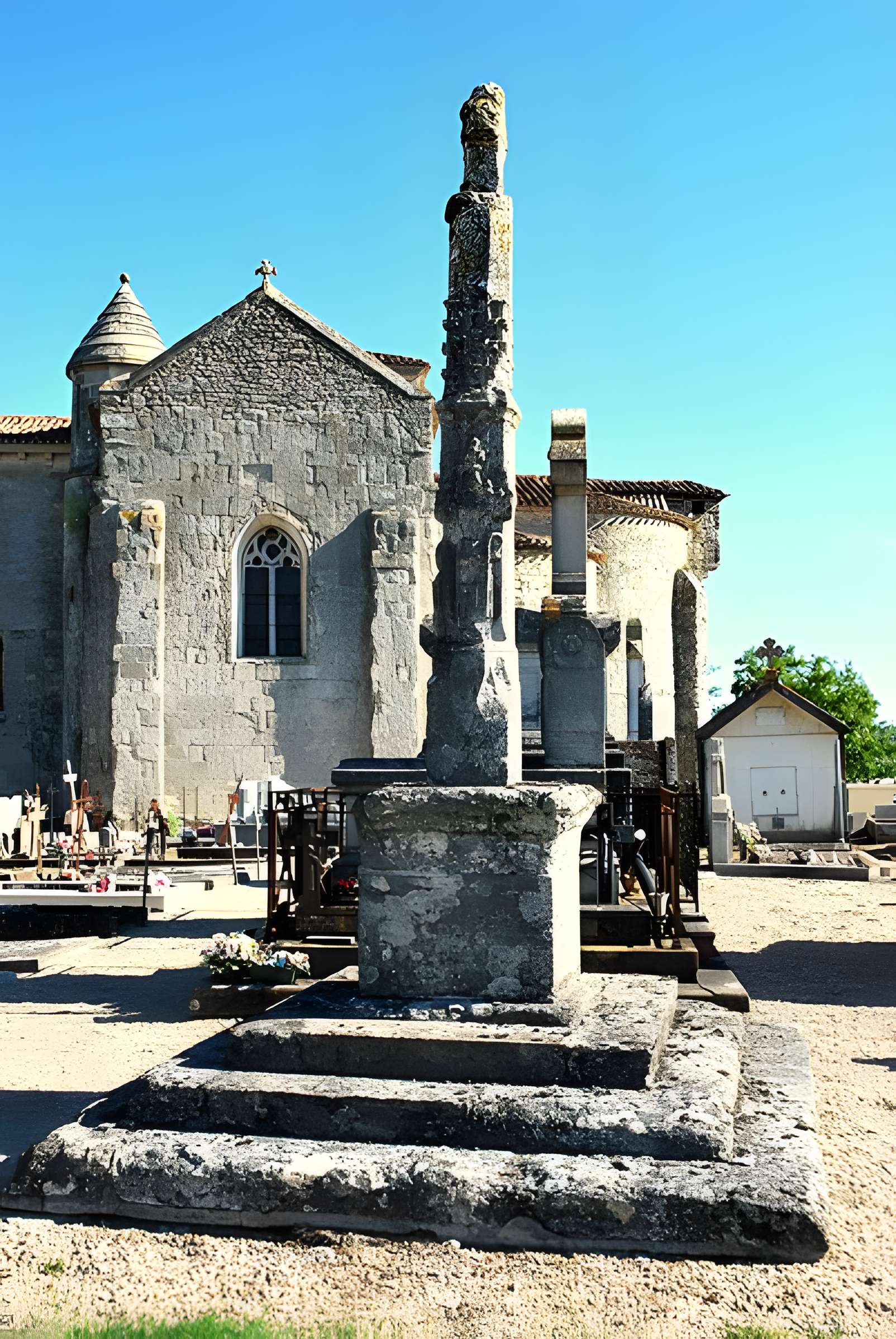 Croix de cimetière de Mauriac