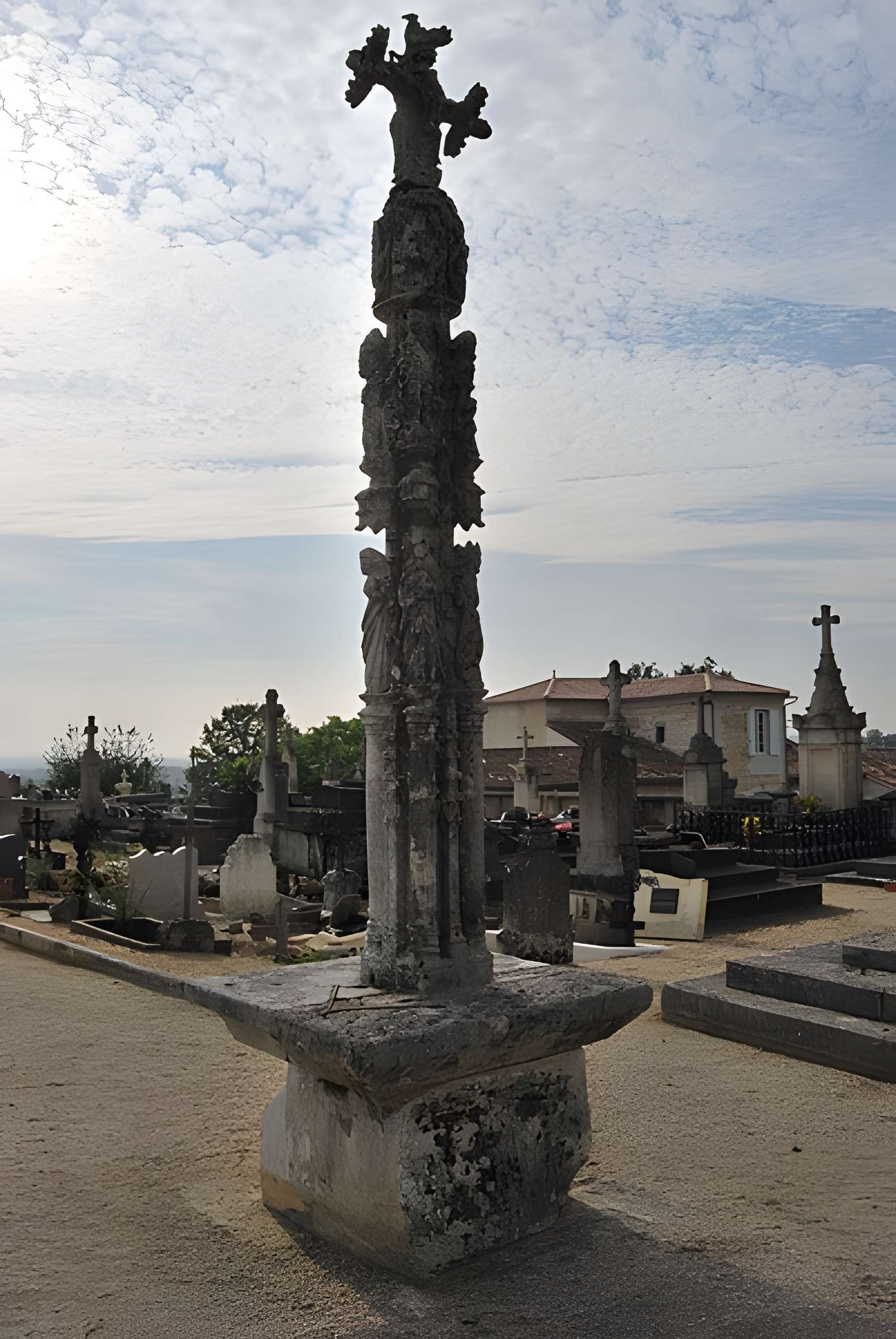 Croix de cimetière de Saillans