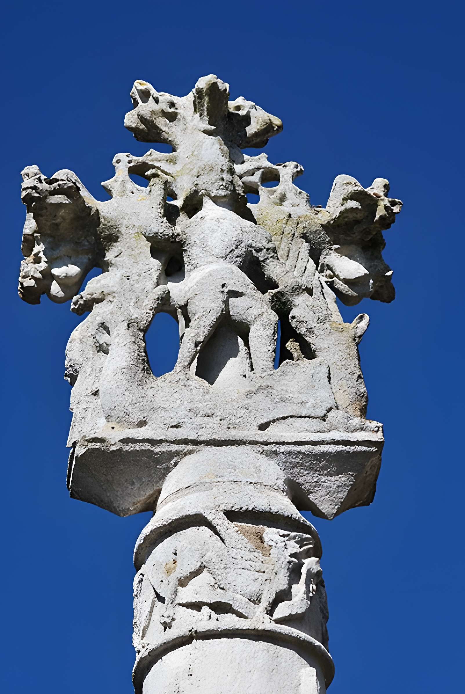 Croix de cimetière de Saint-Germain-de-la-Rivière