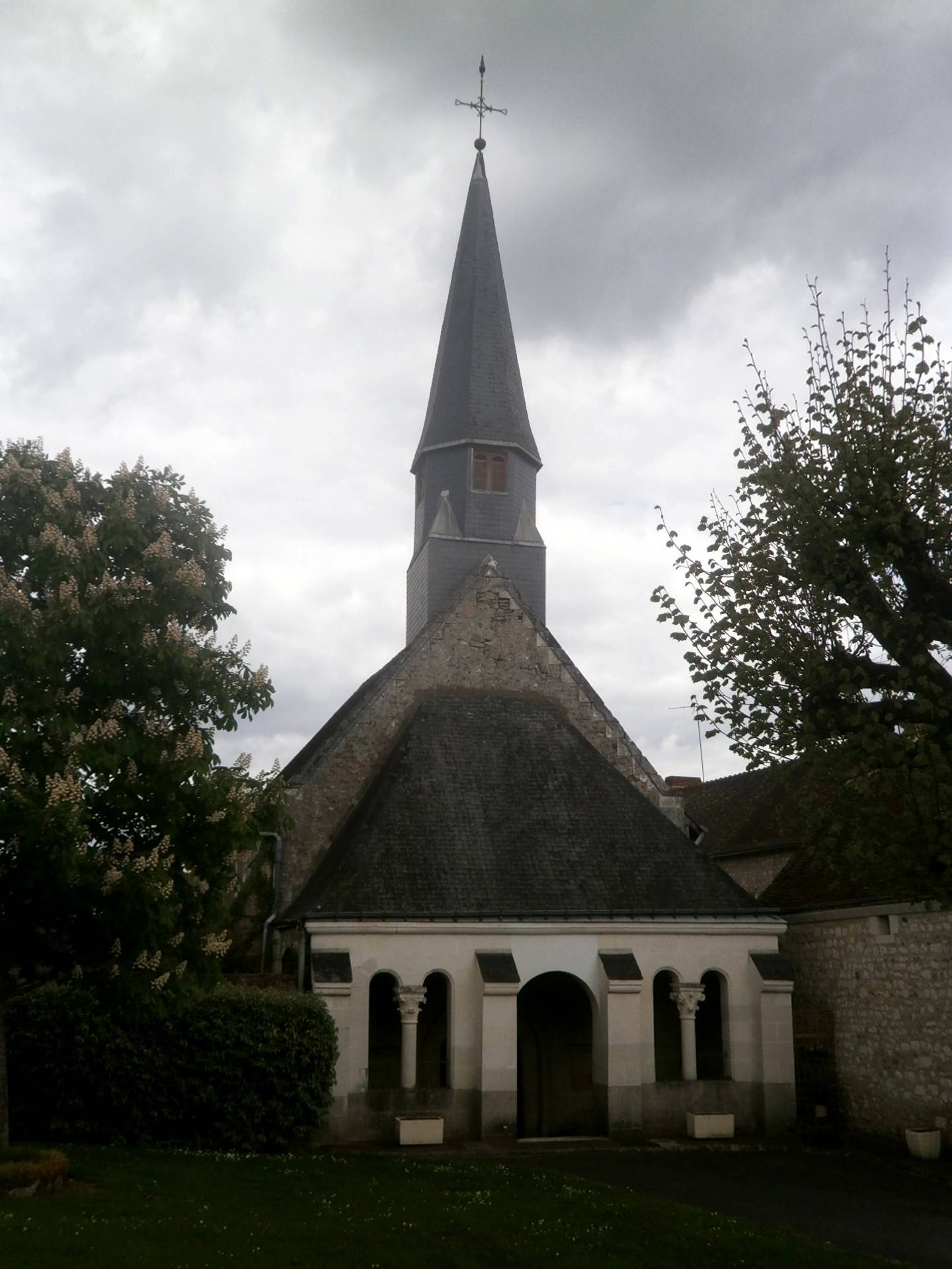 Photo de Église Saint-Pierre de Varennes