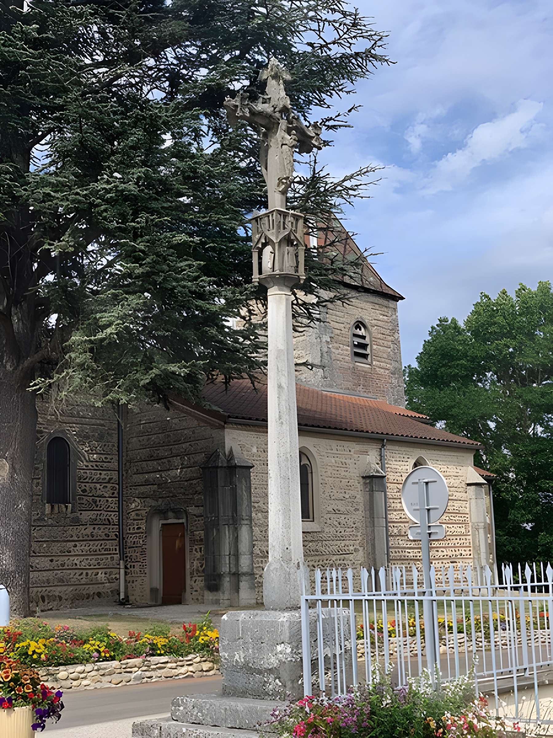 Croix de Rignieux-le-Franc