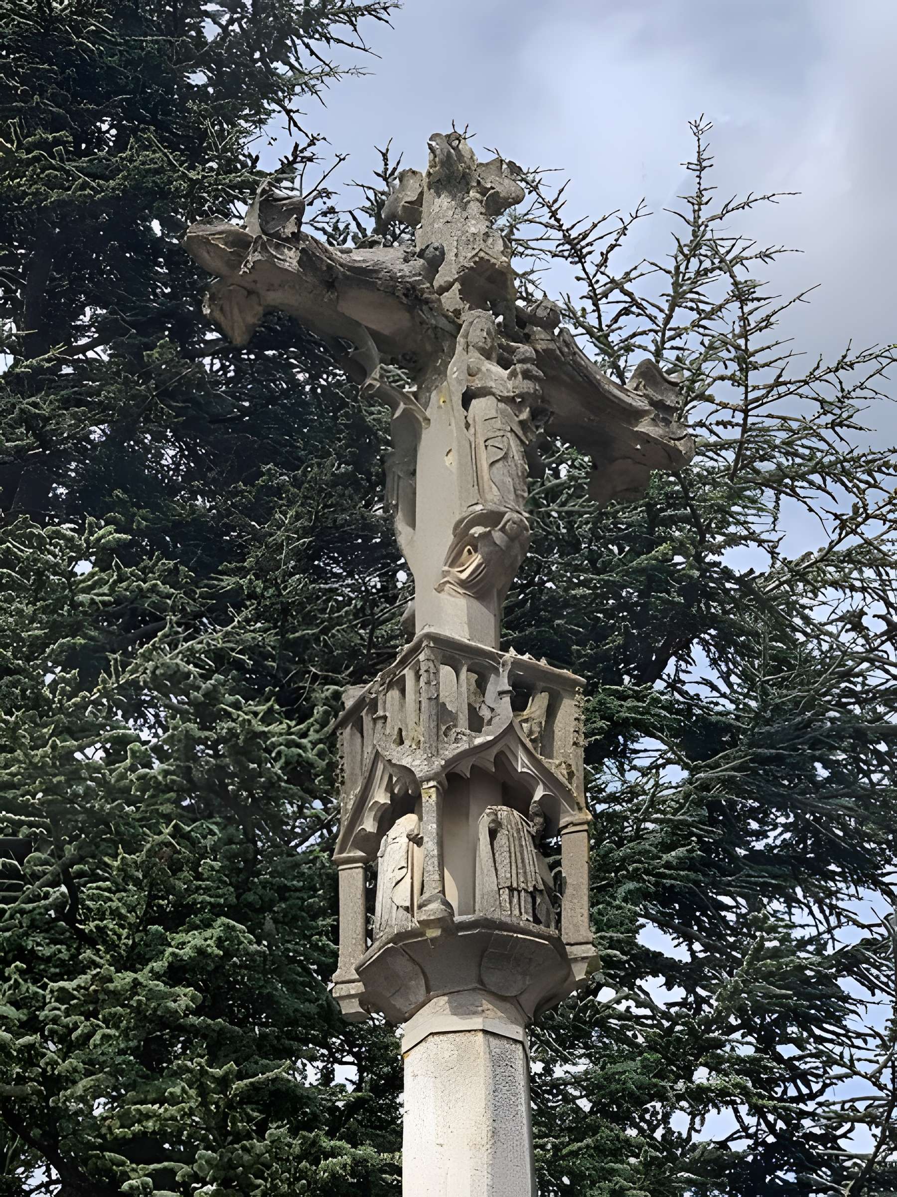 Croix de Rignieux-le-Franc