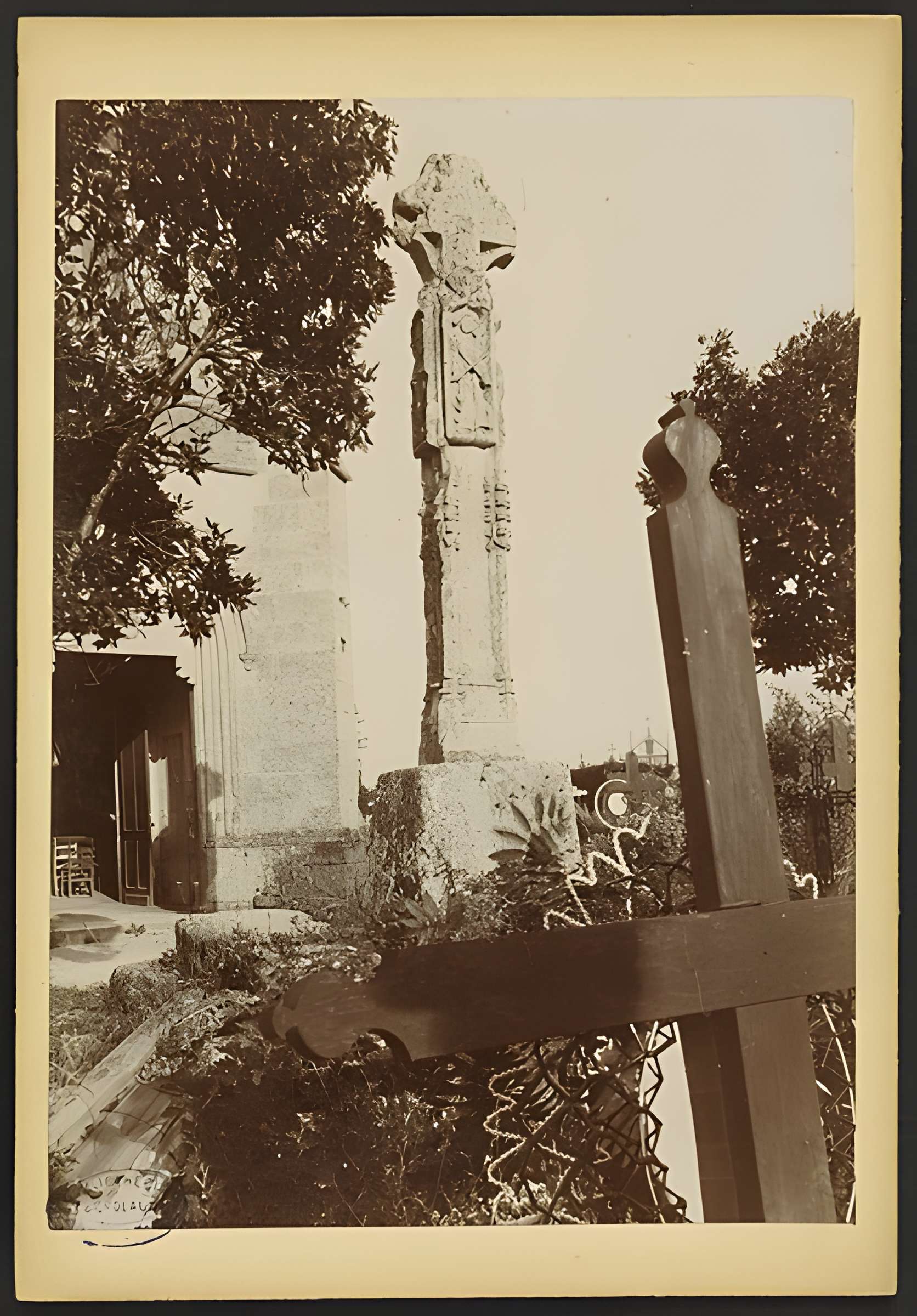 Croix du cimetière de Bonzac