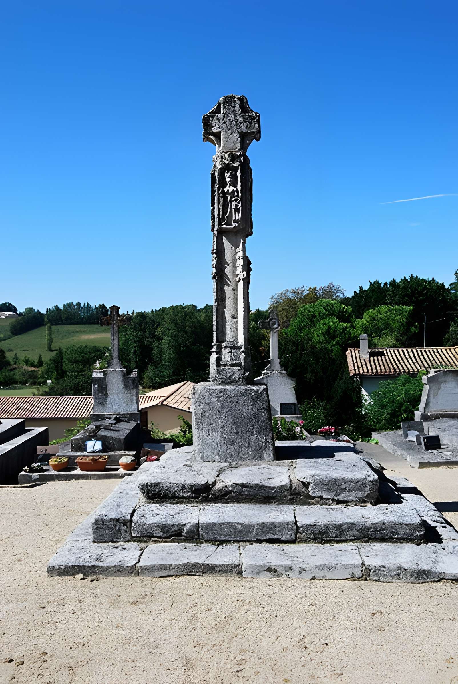 Croix du cimetière de Bonzac 