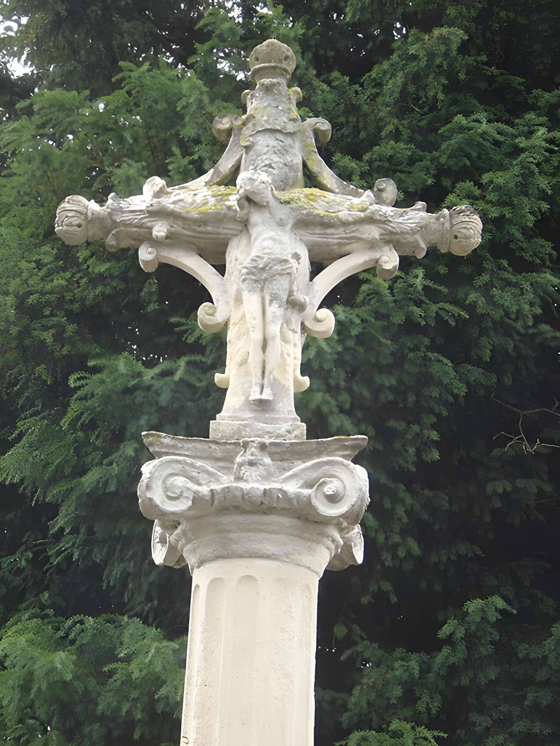 Croix du cimetière de Luc-sur-Mer