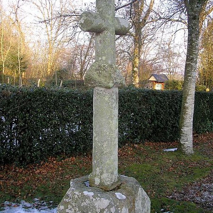 Photo de Croix du cimetière de Malloué
