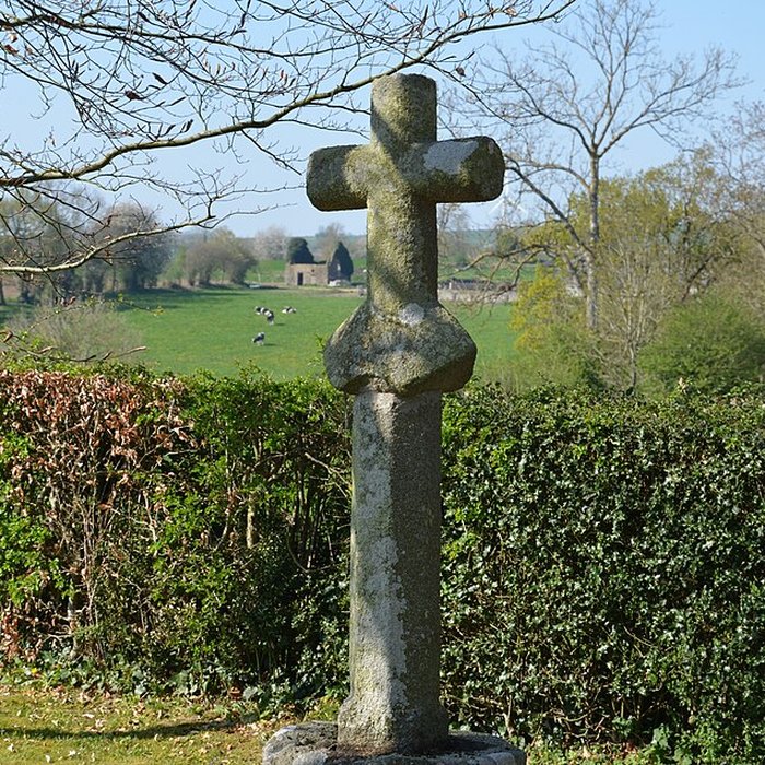 Photo de Croix du cimetière de Malloué