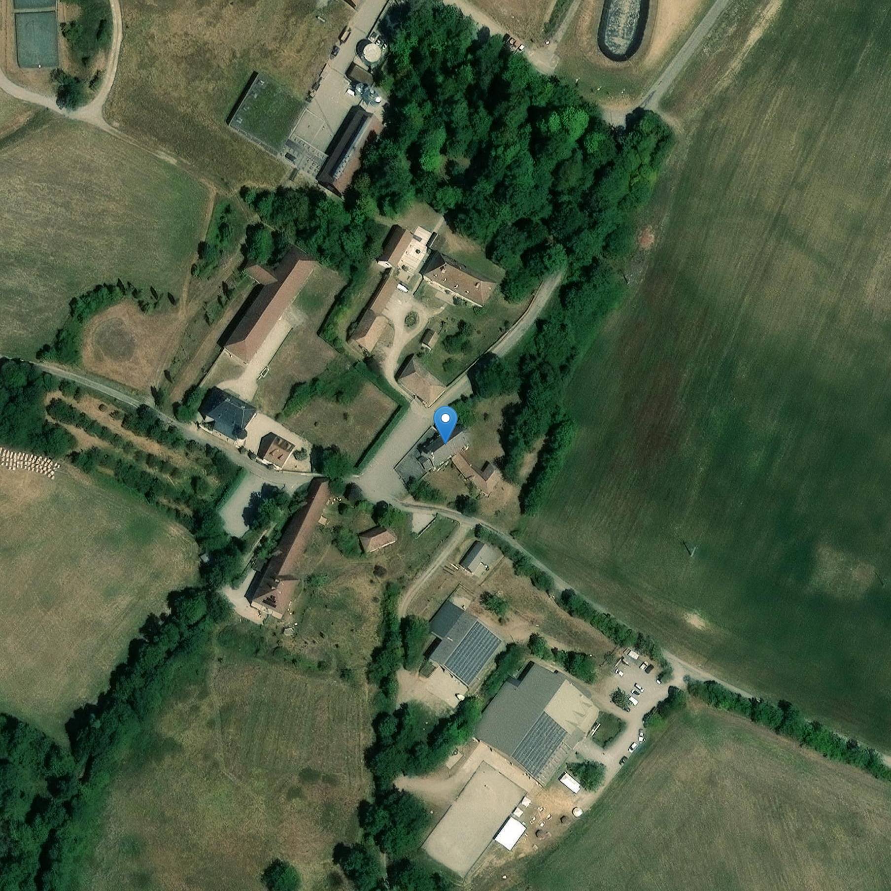 Photo de 聖ピエール・ド・コルニヨン・エン・トリーヴス教会