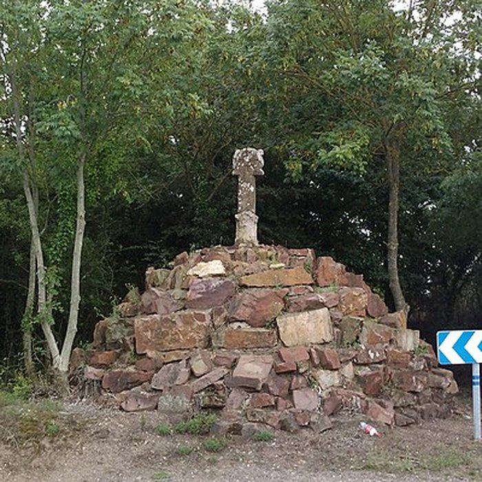 Photo de Croix romane de Feuguerolles-Bully