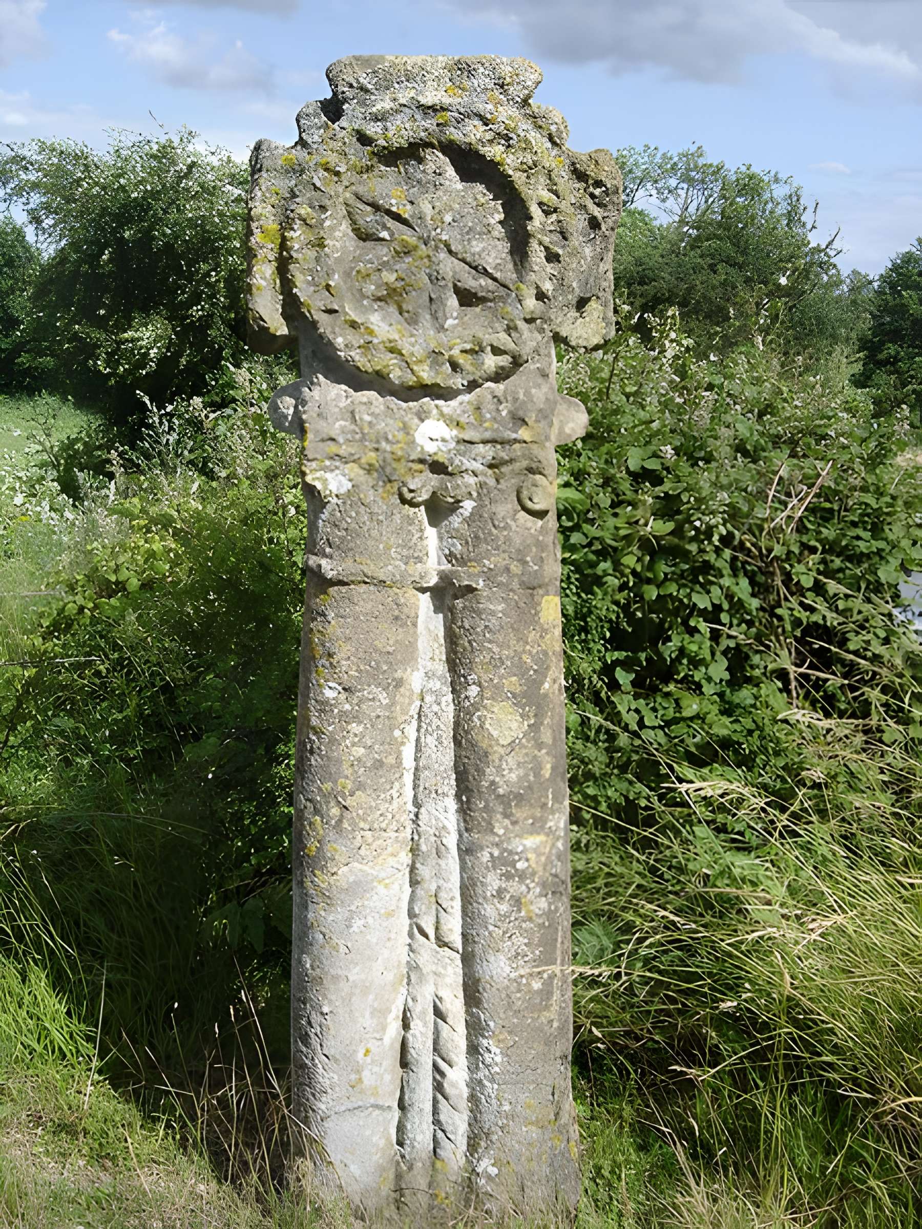 Croix romane de Grisy 