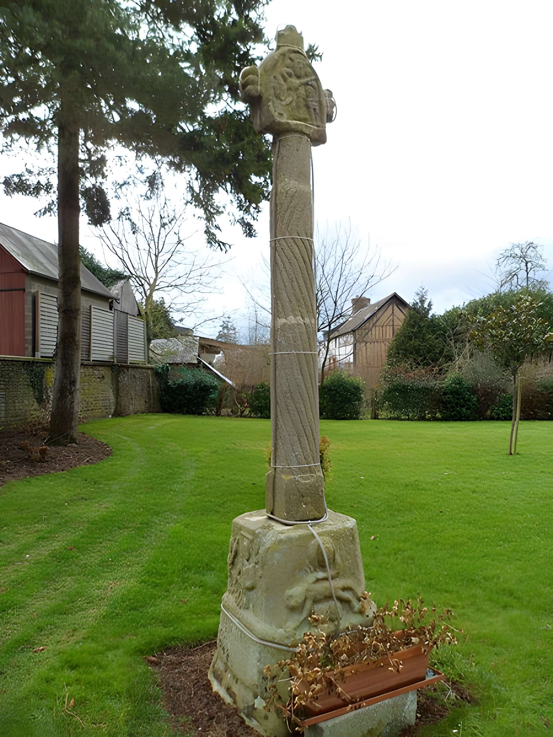 Croix Saint-Martin de Notre-Dame-du-Touchet 