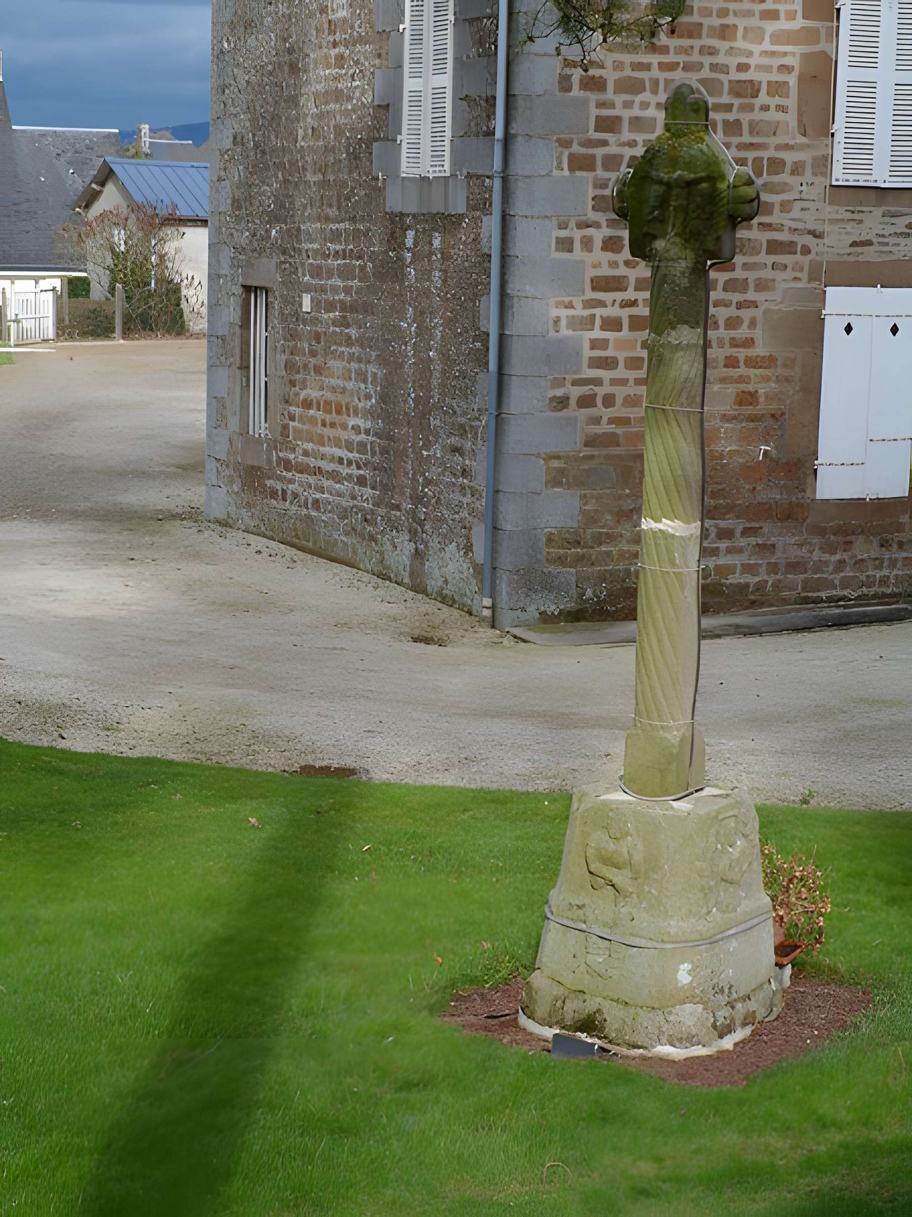 Croix Saint-Martin de Notre-Dame-du-Touchet