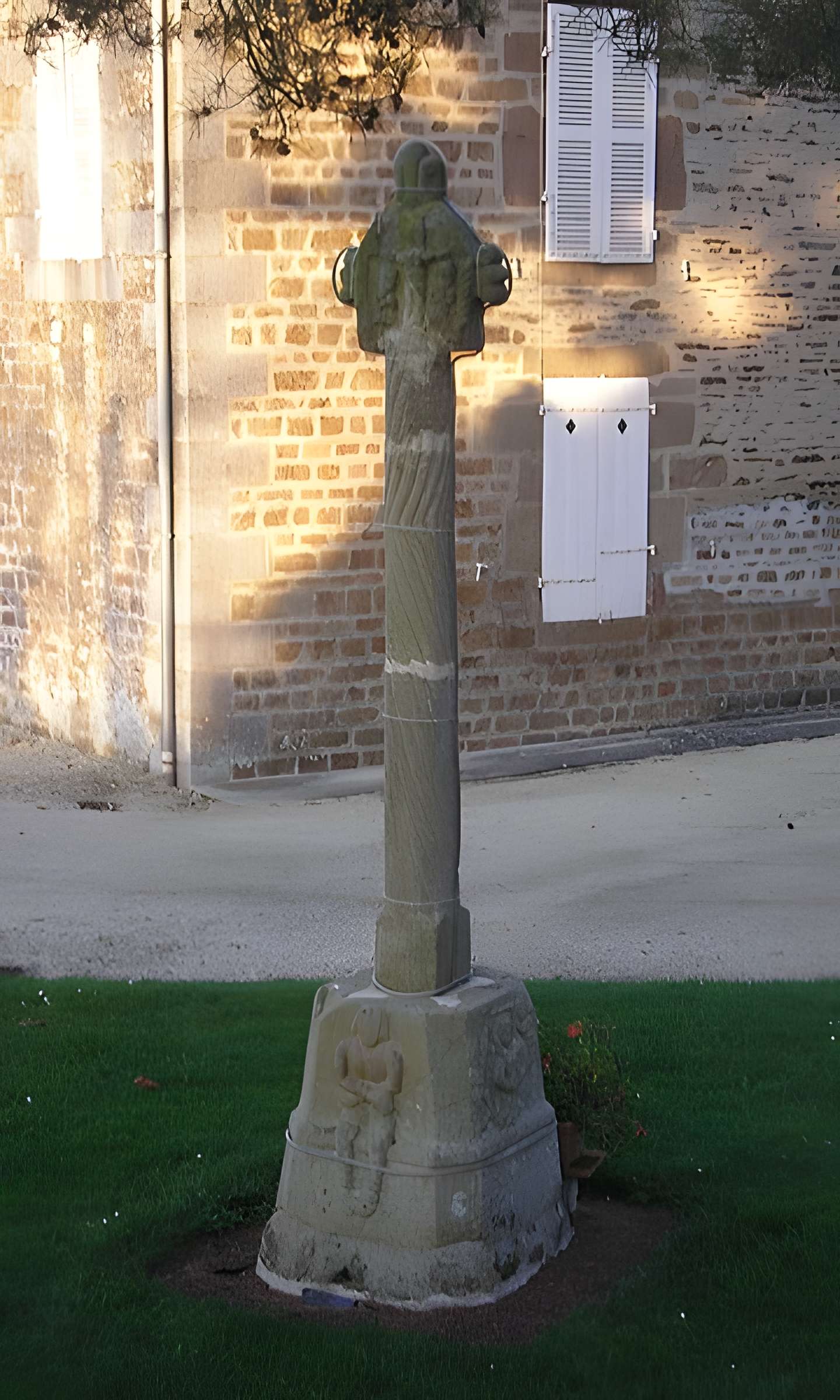 Croix Saint-Martin de Notre-Dame-du-Touchet