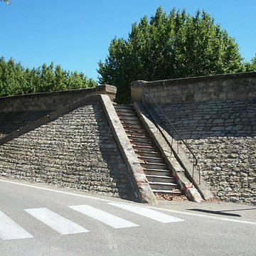 Digue denceinte de Caderousse