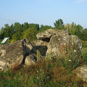 Dolmen dAmenon de Saint-Germain-dArcé