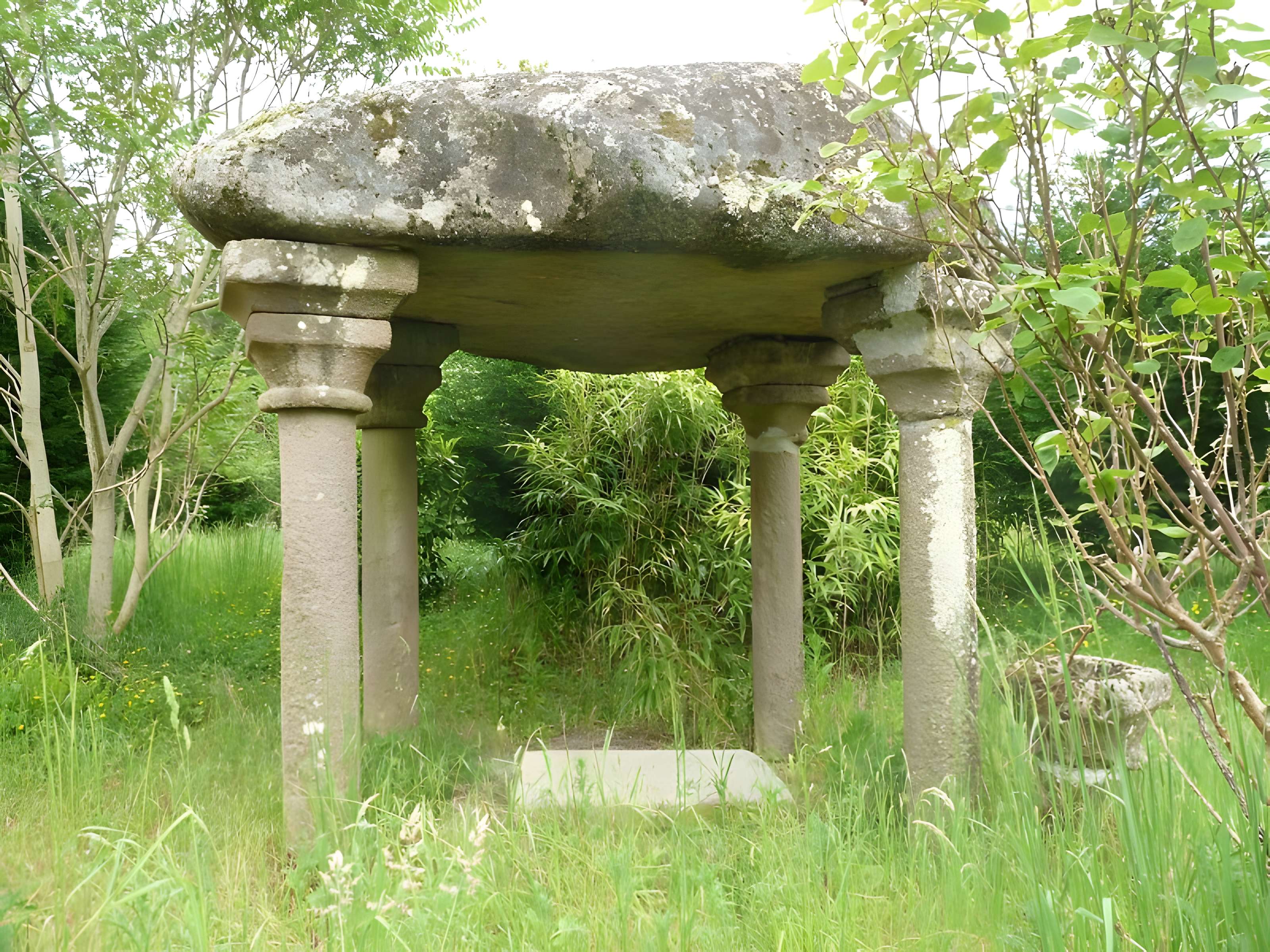 Dolmen de la Madeleine à Lessac 