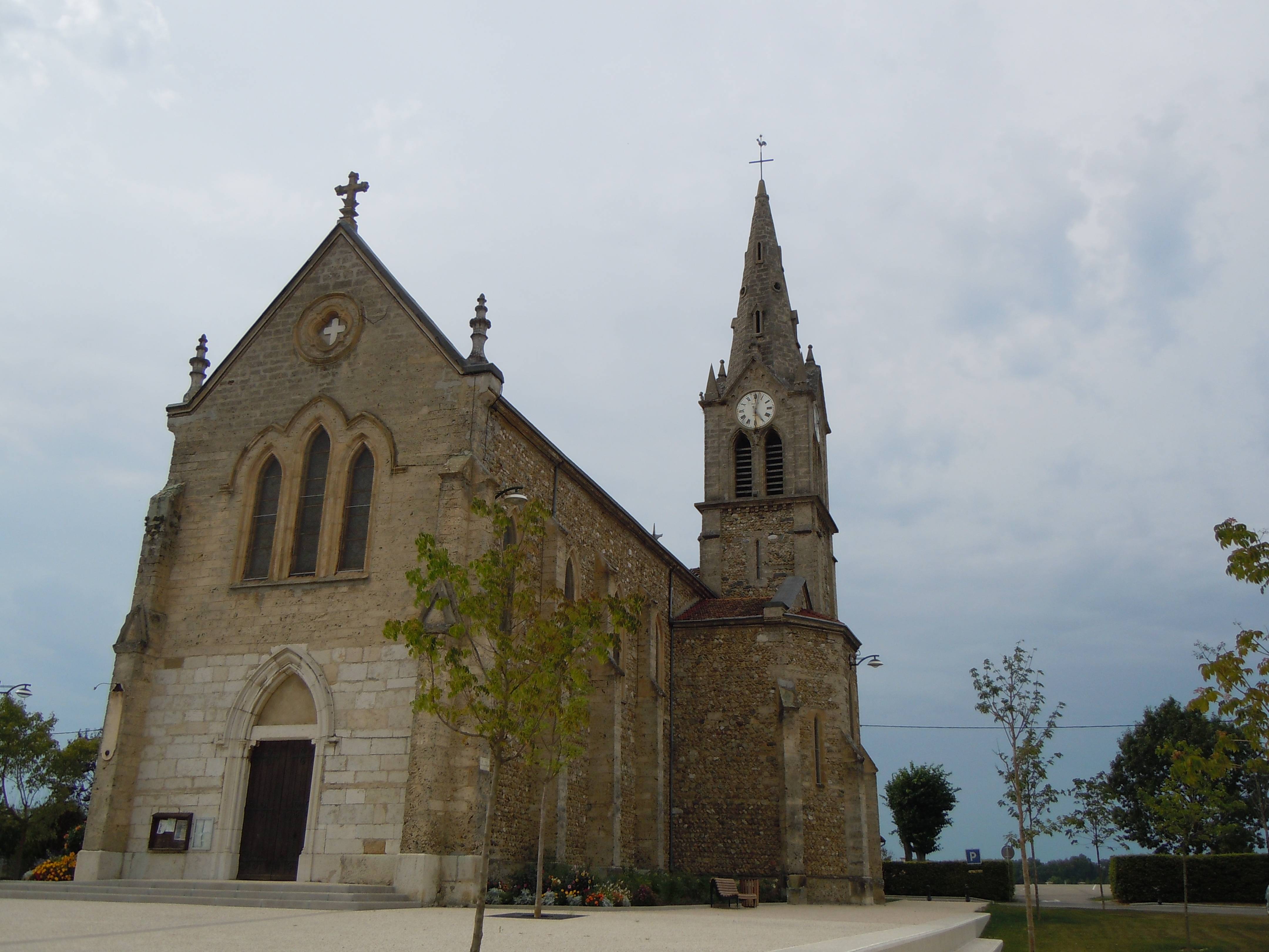 Photo de Église Saint-Didier dite aussi Notre-Dame-de-la-Vouise de Montferrat