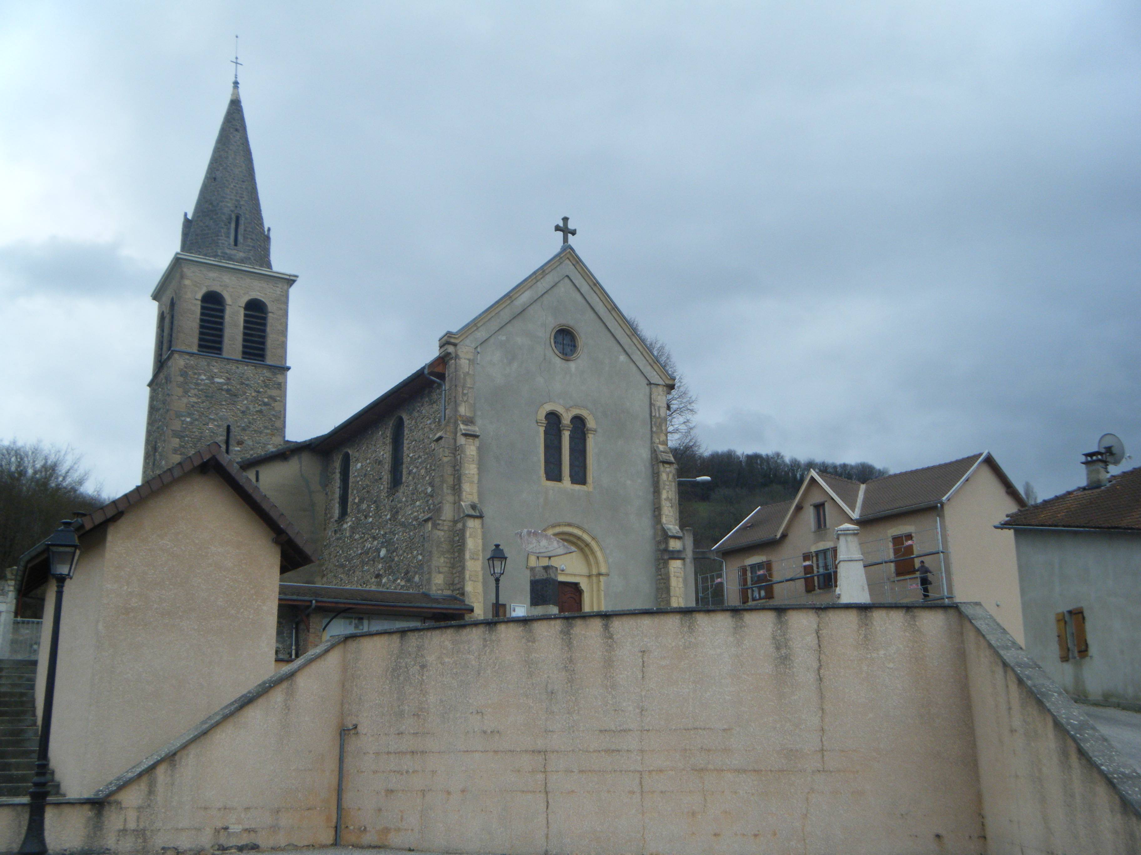 Photo de Église Sainte-Thérèse-de-l'Enfant-Jésus de Montrevel