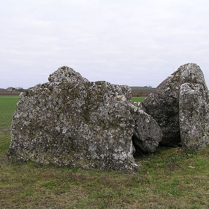 Photo de Dolmen des Courades à Saint-Même-les-Carrières