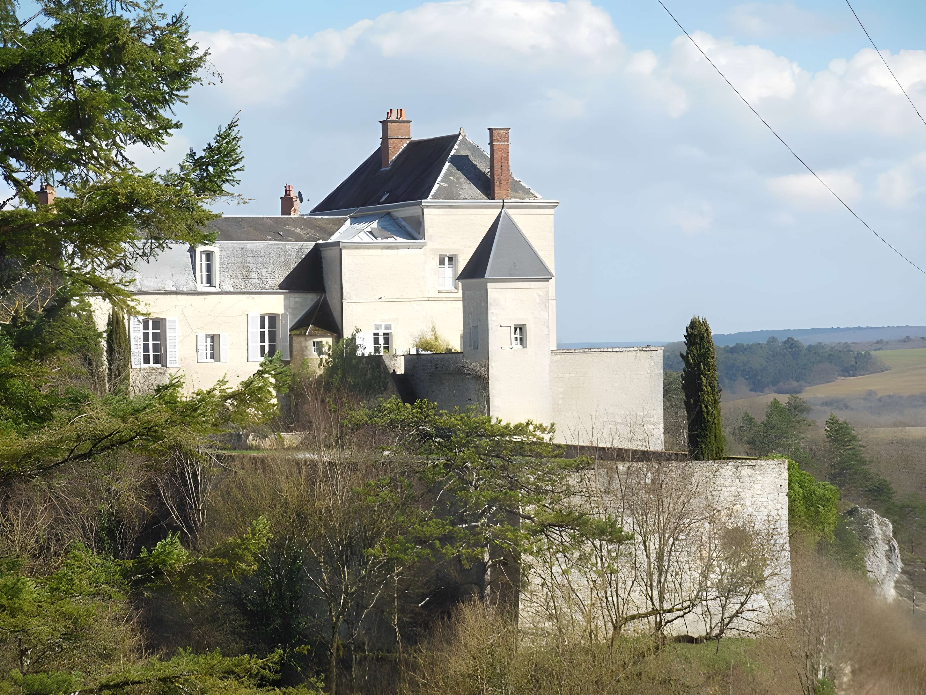 Donjon de Mailly-le-Château 