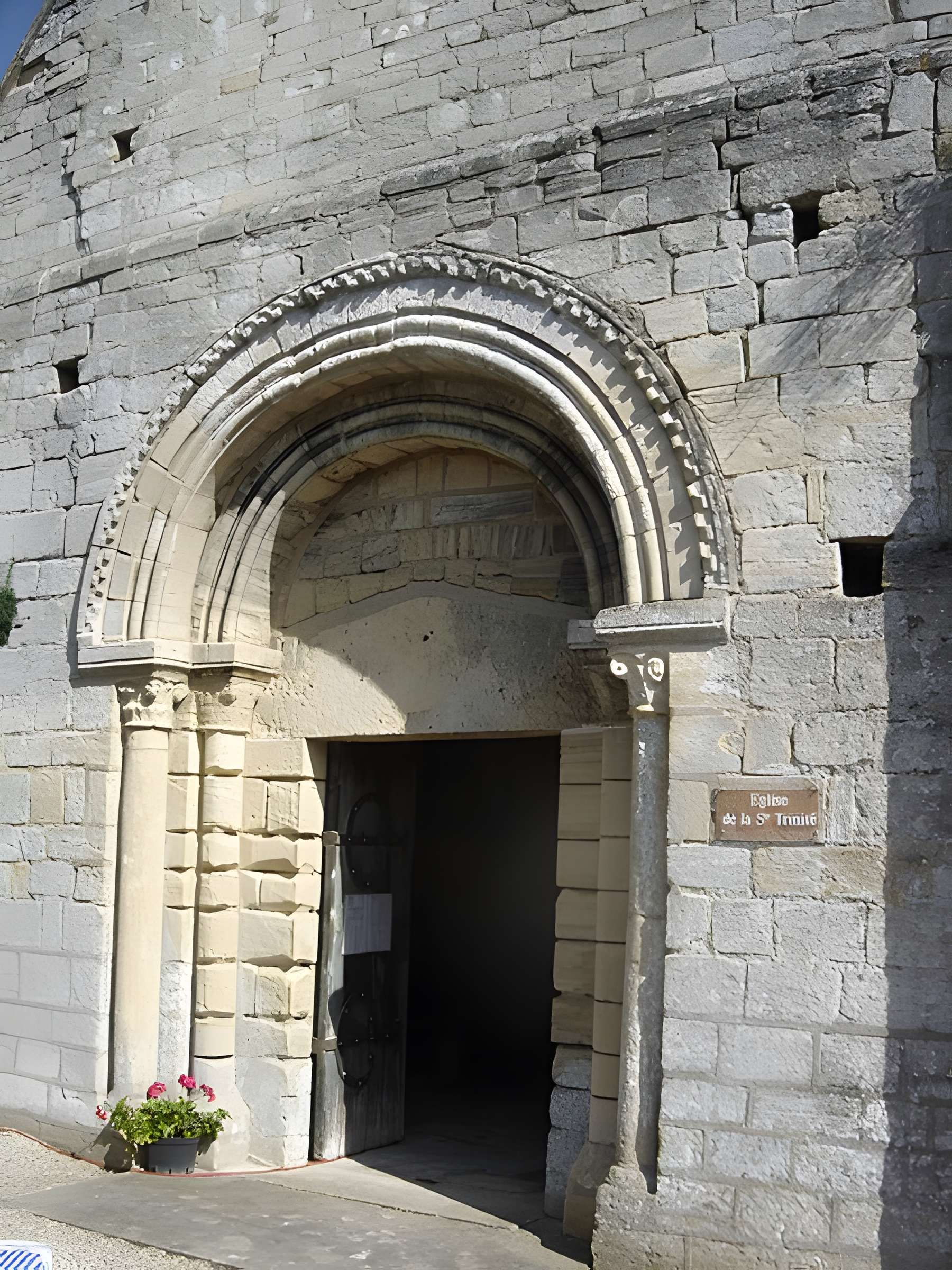 Église de la Sainte-Trinité de Pierrepont de Lantheuil