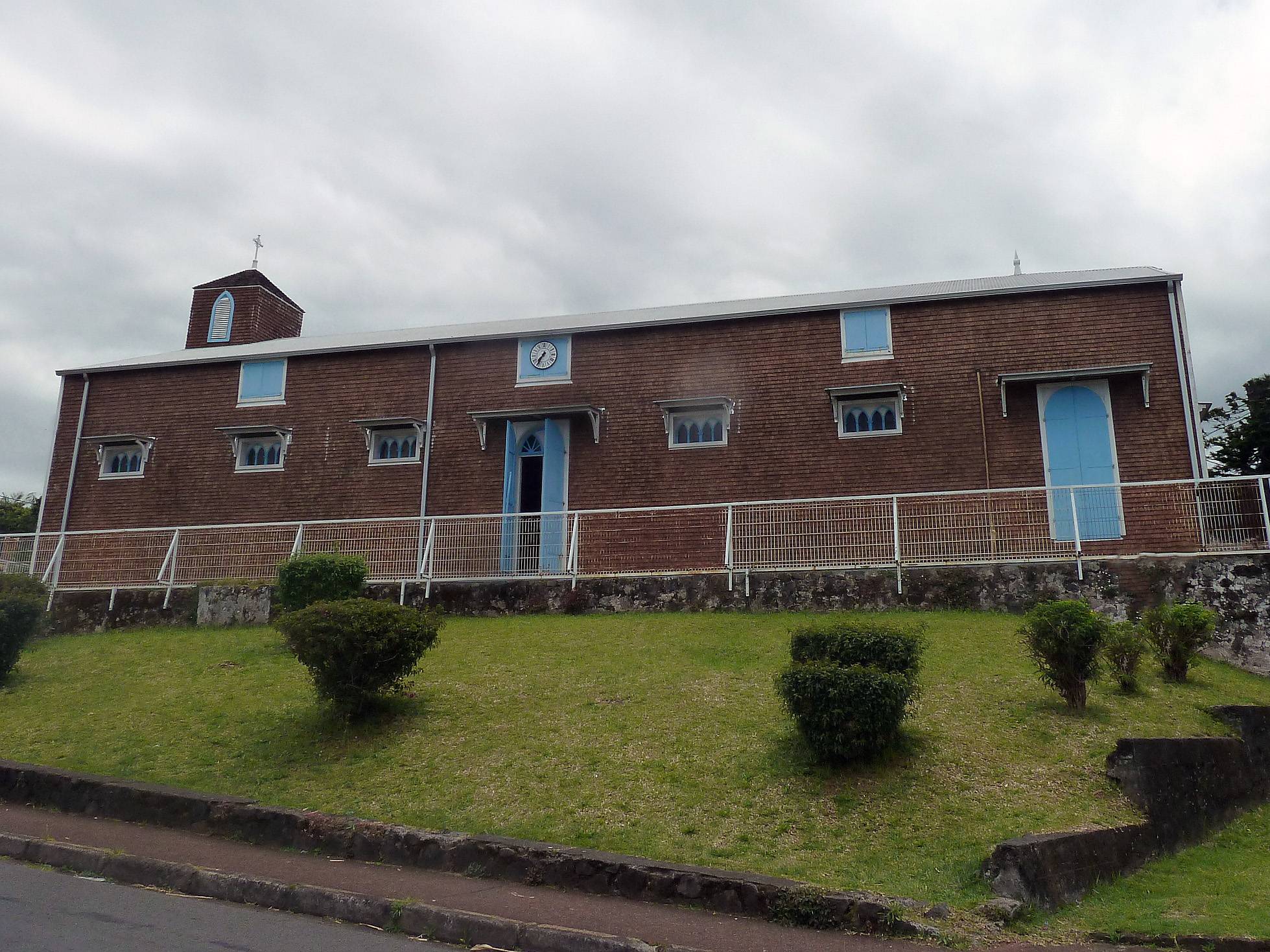 Photo de Église Sainte-Geneviève des Lianes