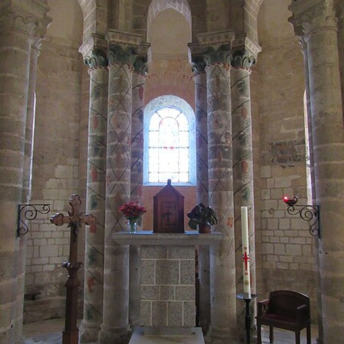 Photo de Église de Saint-Sauveur-de-Givre-en-Mai
