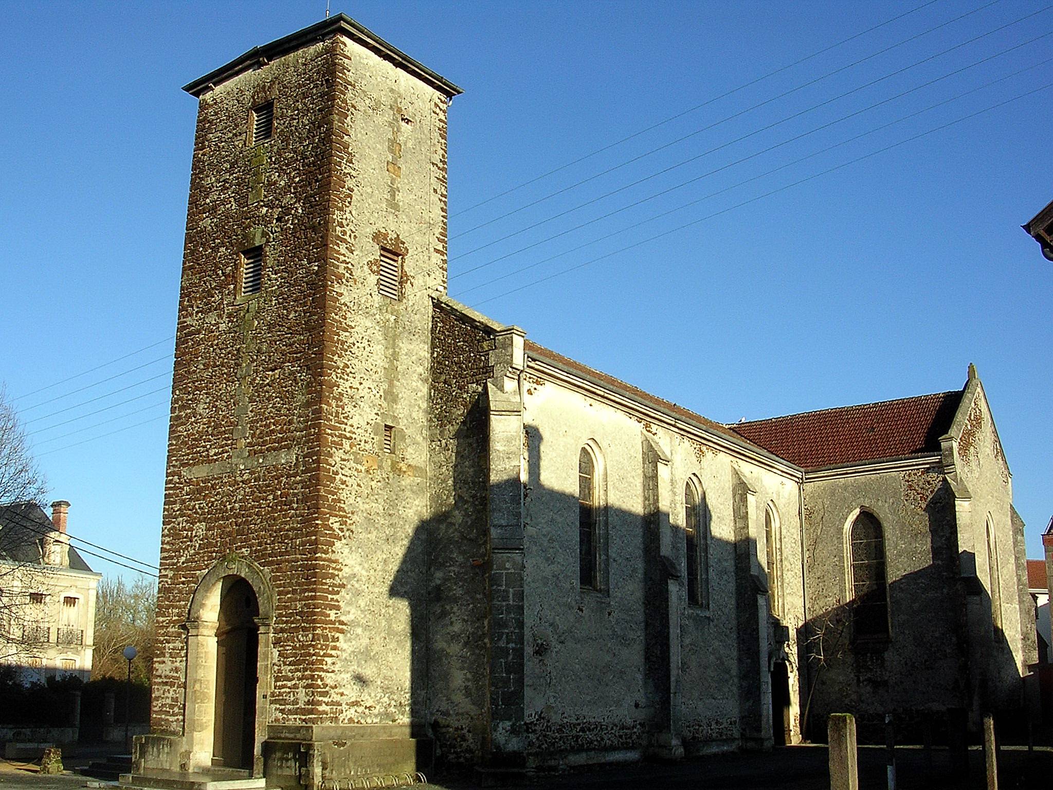 Photo de Church of Santiago de Labouheyre