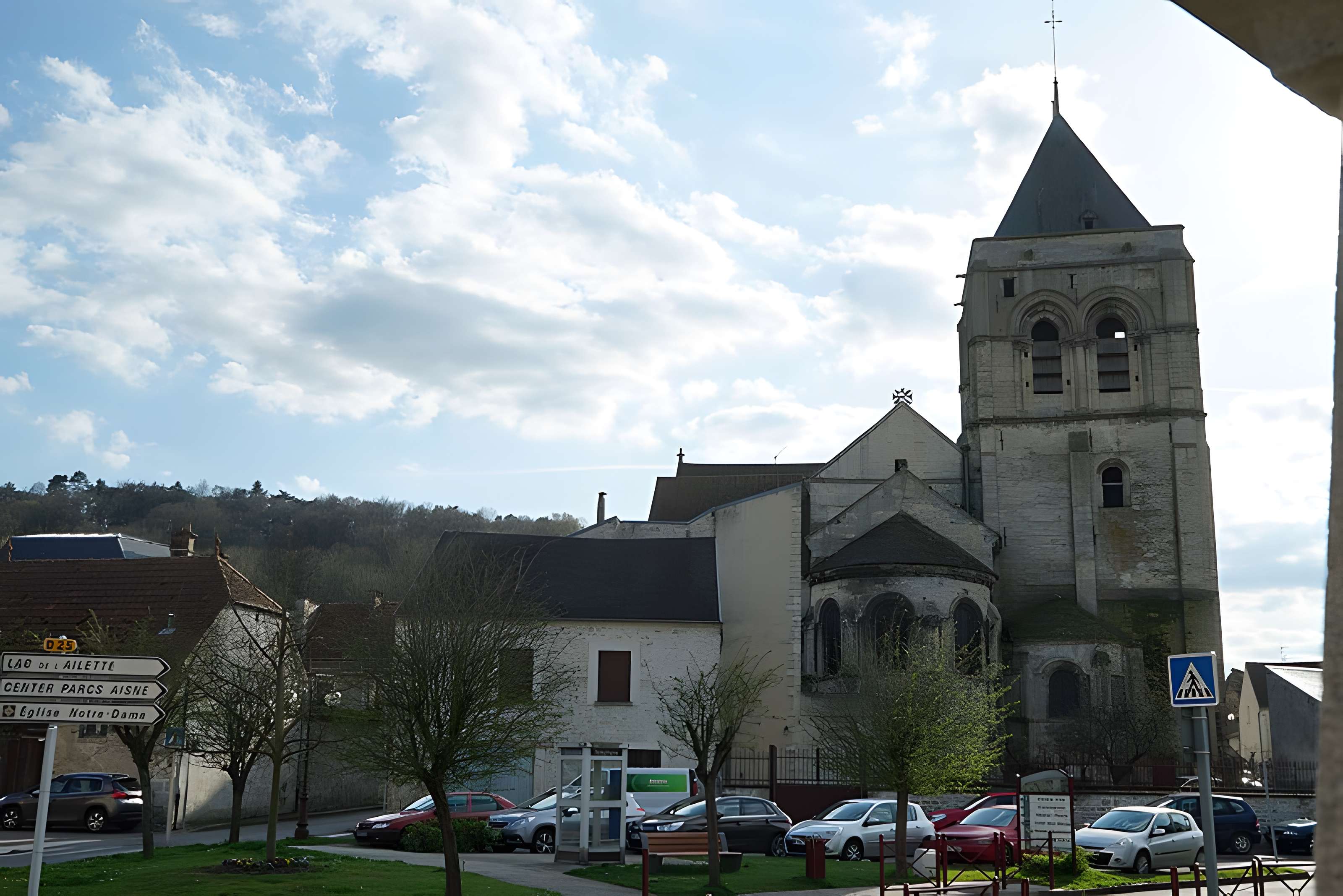 Église Notre-Dame de Bruyères-et-Montbérault