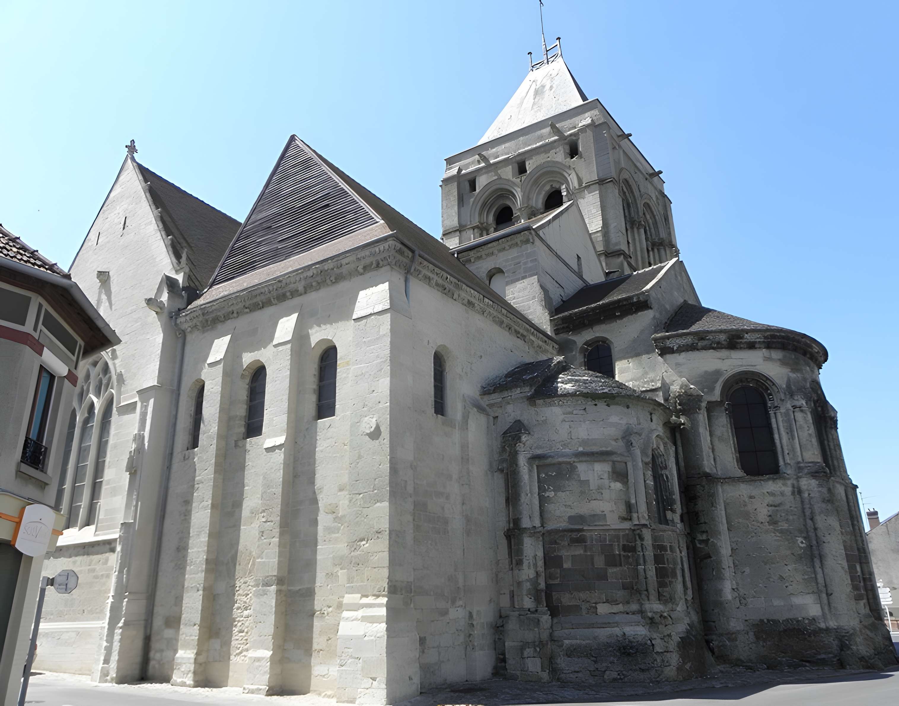 Église Notre-Dame de Bruyères-et-Montbérault