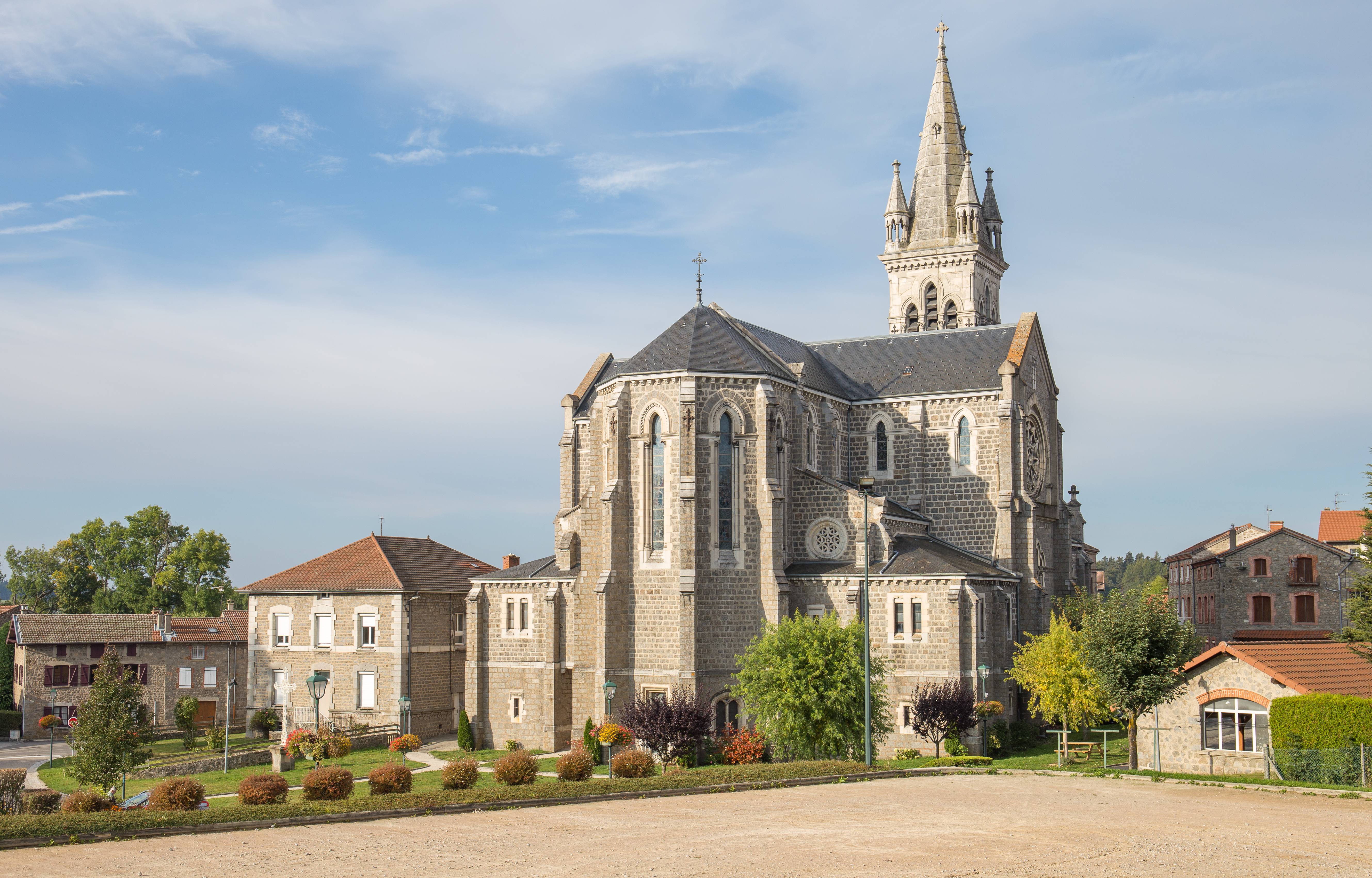 Photo de Sint-Saturnuskerk van Marlhes