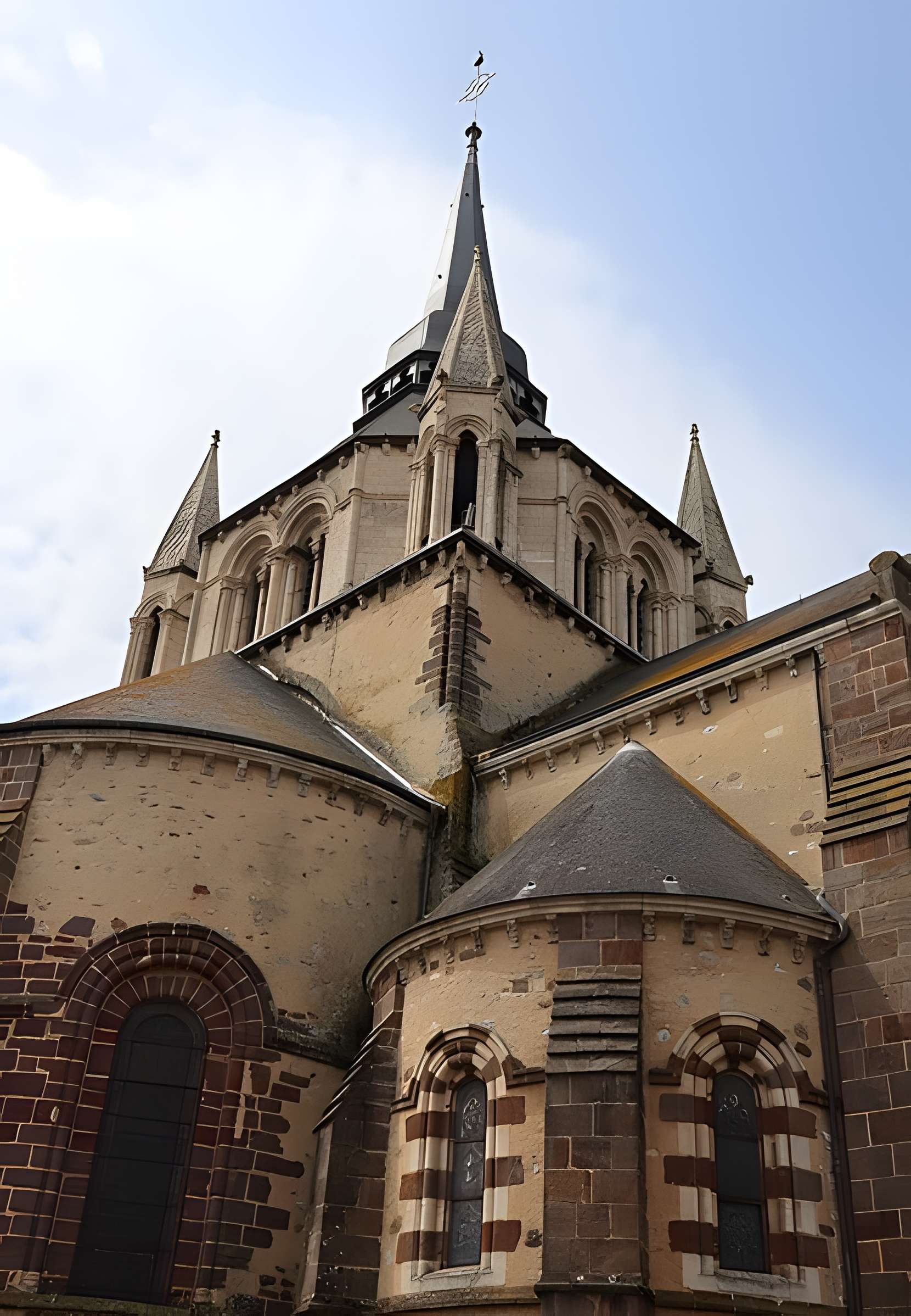 Église Notre-Dame de Fresnay-sur-Sarthe