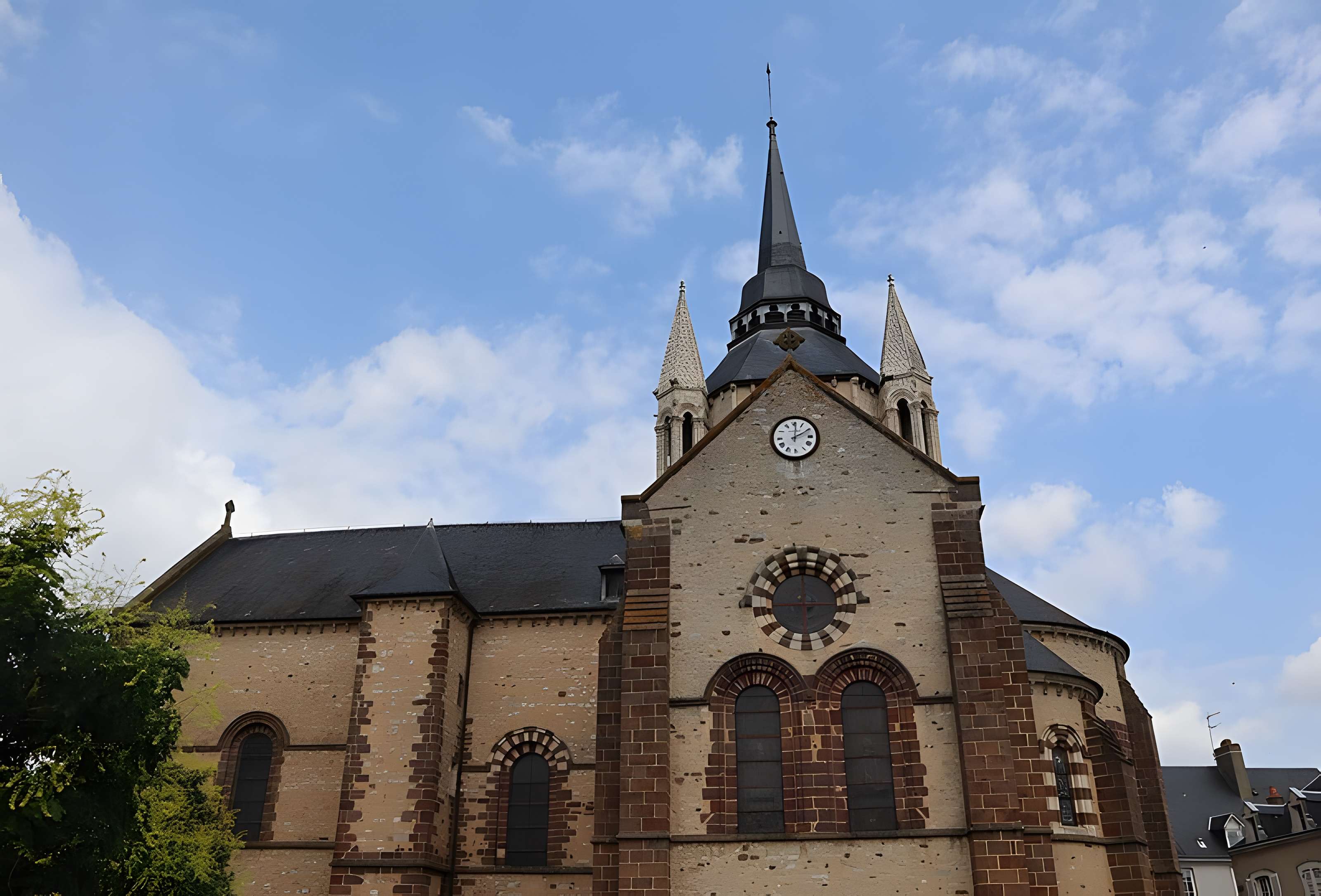 Église Notre-Dame de Fresnay-sur-Sarthe