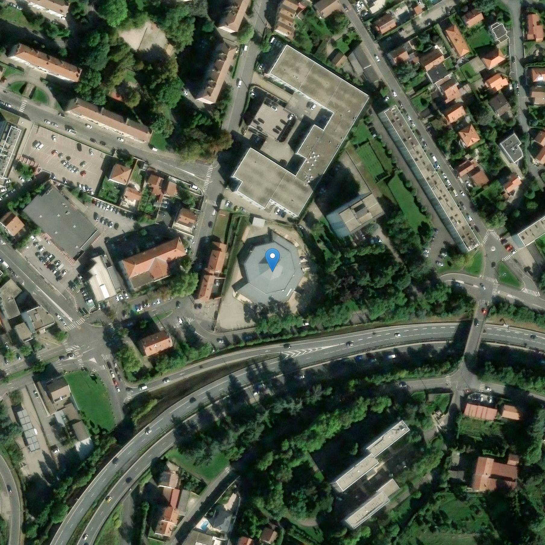 Photo de 蒙普莱西圣玛格丽特教堂