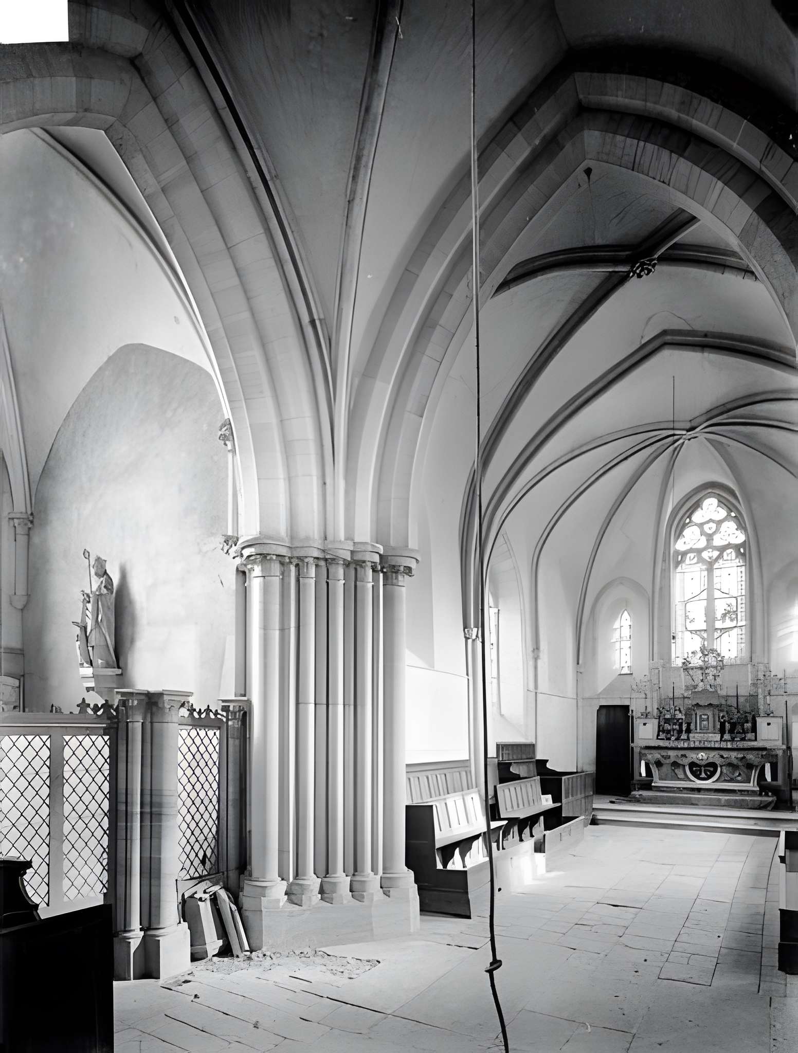 Église Notre-Dame de Louvières