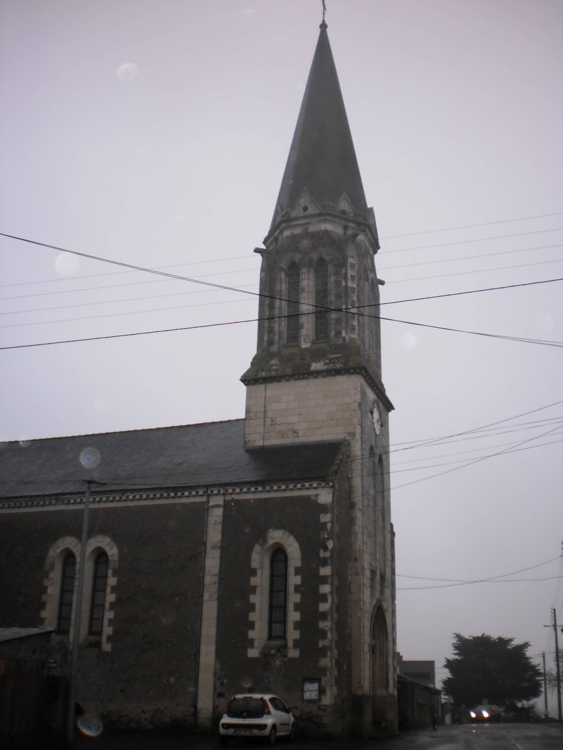 Photo de Église Saint-Aubin de Pouillé-les-Côteaux
