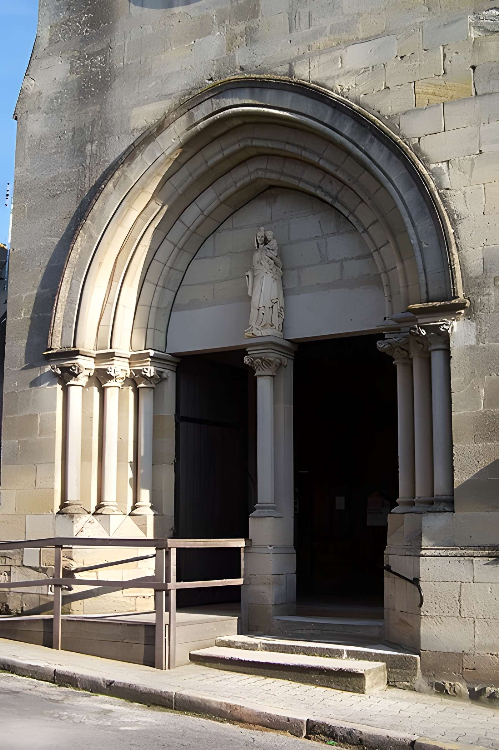 Église Notre-Dame de Sauveterre-de-Guyenne
