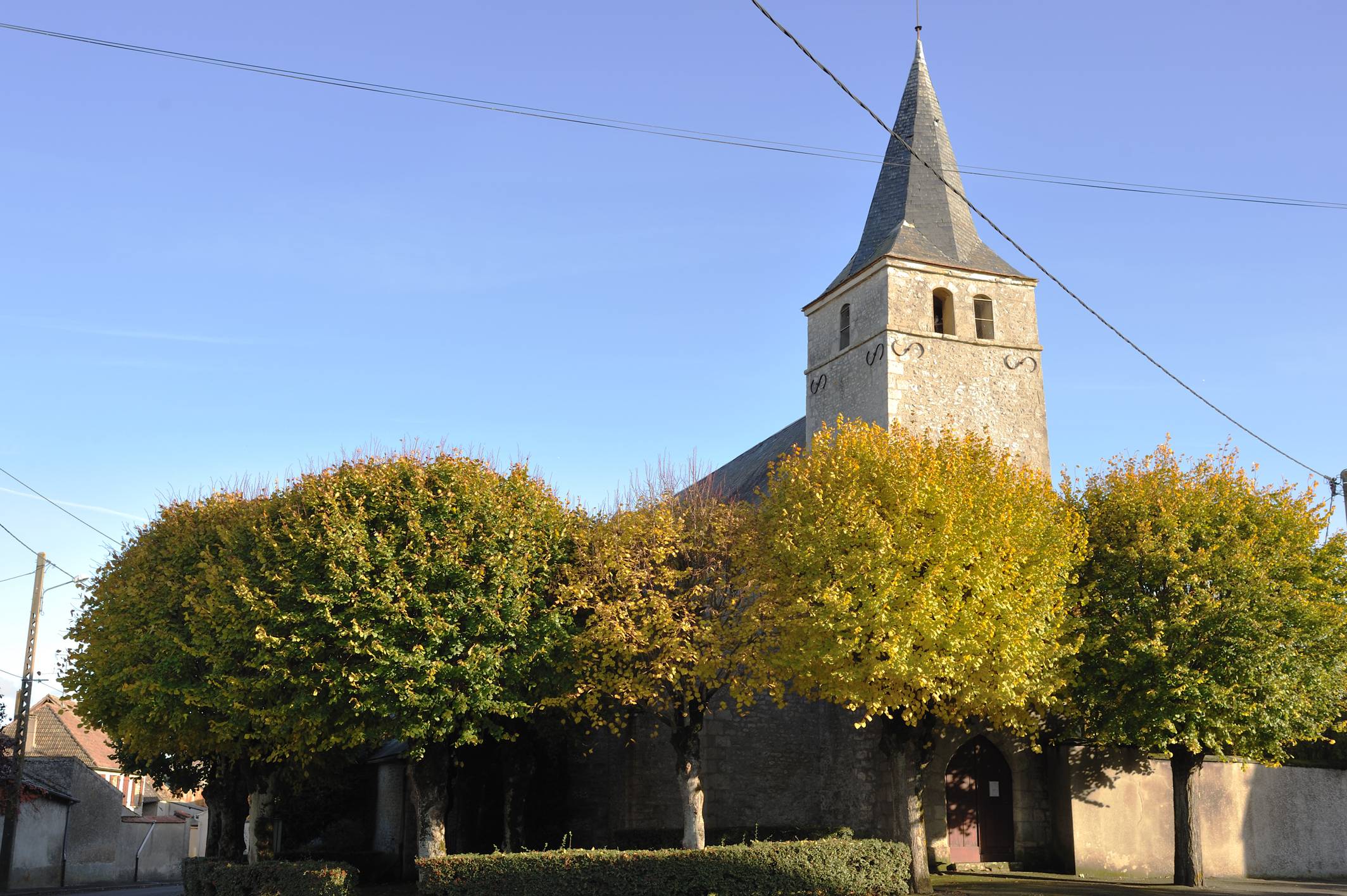 Photo de Saint-Pierre-et-Saint-Sébastien Kirche von Allainville-en-Beauce