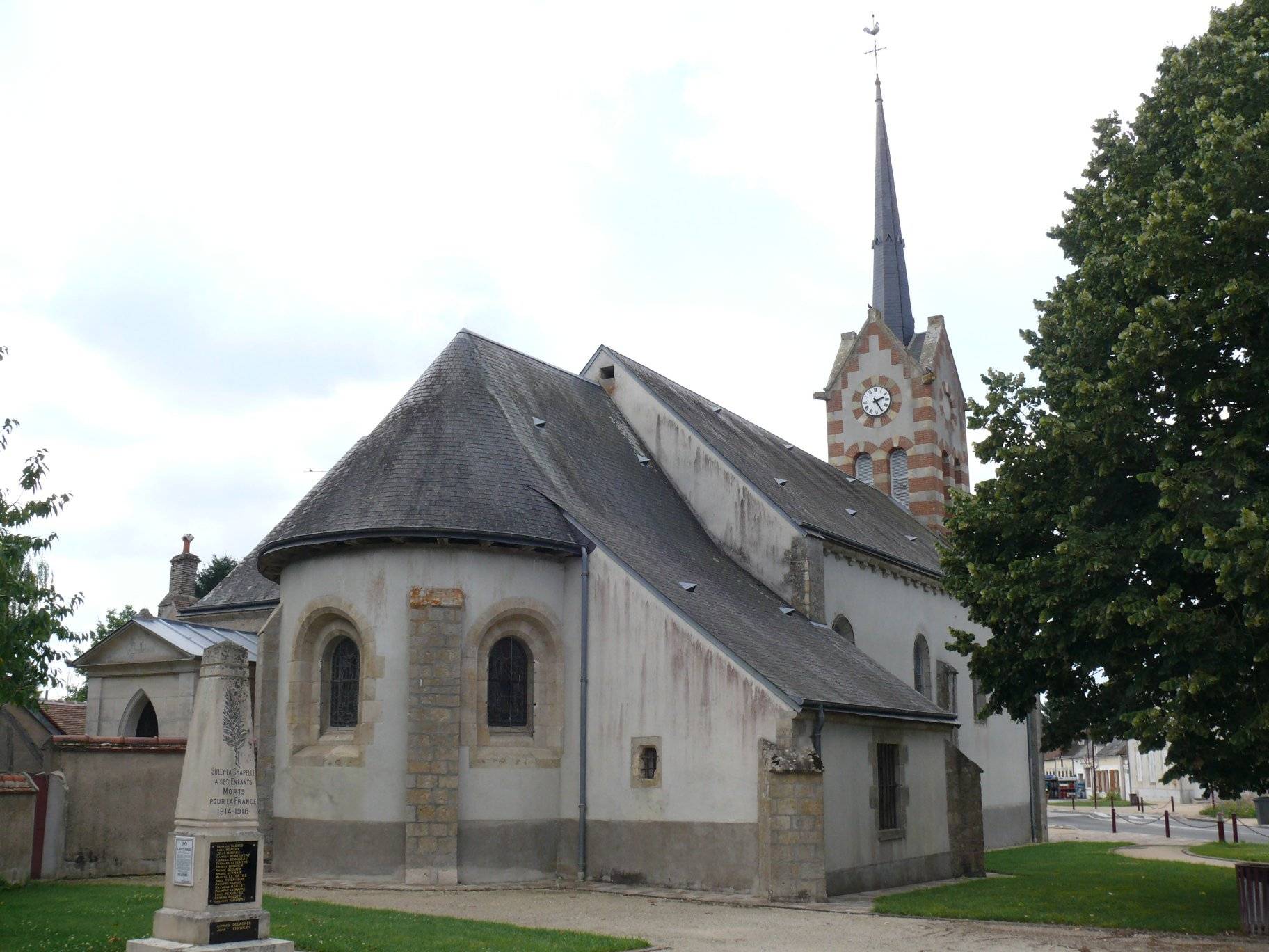 Photo de Iglesia de San Sulpicio de Sully-la-Chapelle