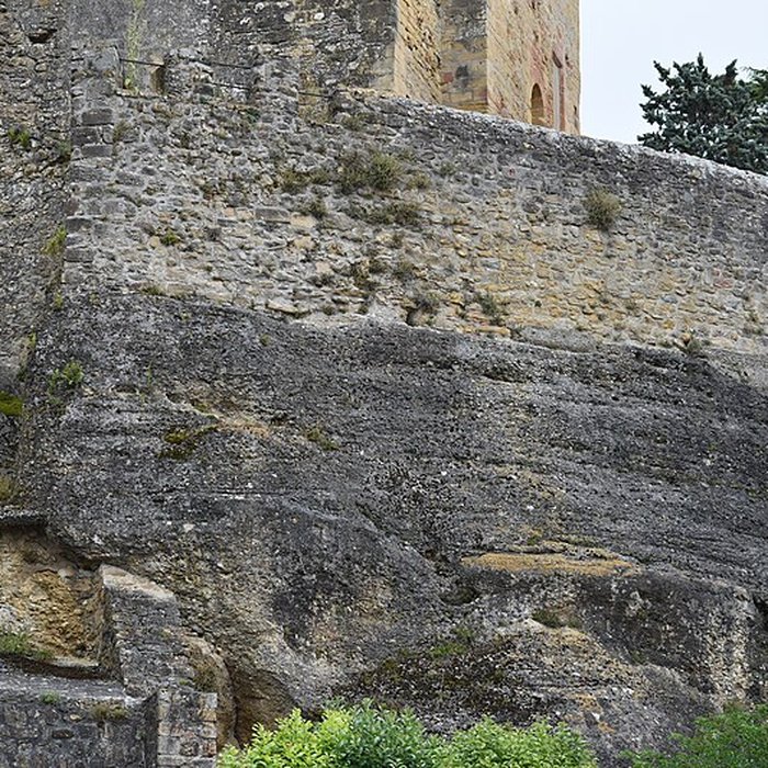 Photo de Église Notre-Dame et croix de pierre de Vals