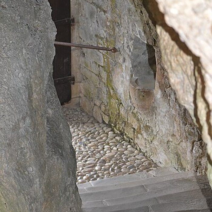 Photo de Église Notre-Dame et croix de pierre de Vals