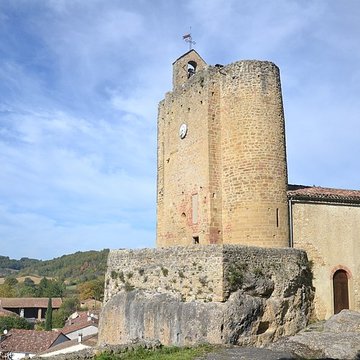 Église Notre-Dame et croix de pierre de Vals