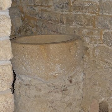 Église Notre-Dame et croix de pierre de Vals