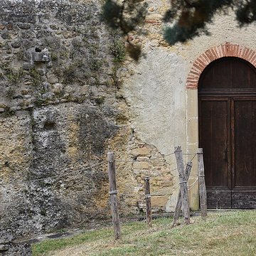 Église Notre-Dame et croix de pierre de Vals