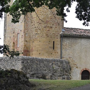 Église Notre-Dame et croix de pierre de Vals